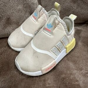 Toddler Girls' adidas NMD 360 Sneaker size 6
